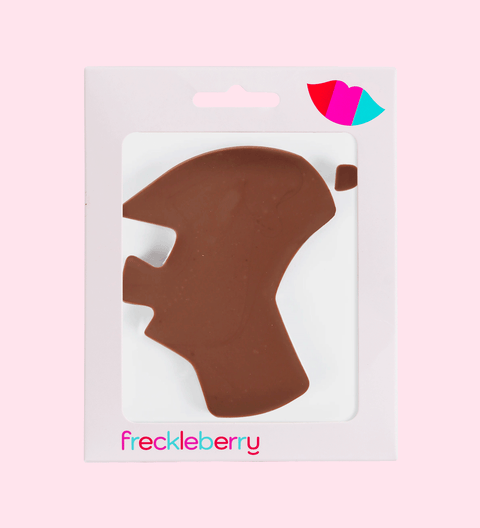 Premium plain Belgian milk chocolate Australia map shape topped with colourful sprinkles – a delicious tribute to down under. 