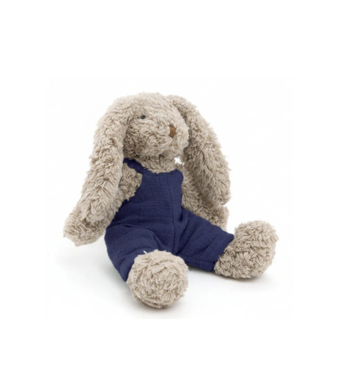Meet Baby Honey Bunny — a cheeky, ultra-soft plush bunny with a playful story. Perfect for cuddles, adventures and collecting the Honey Bunny family.