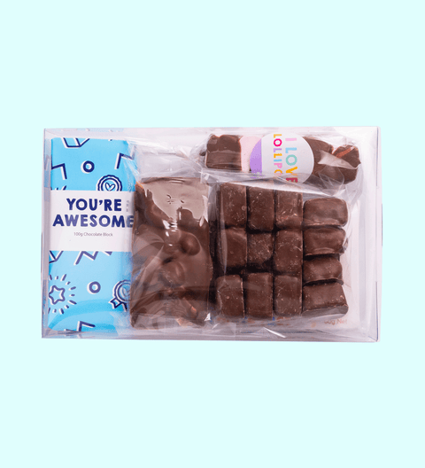 Best Dad Ever Gift Box, filled with premium Belgian chocolate treats – a delicious way to show your love and appreciation. Inclusions:

“You’re Awesome” Milk Chocolate Block
Milk Rocky Road
200g Chocolate Honeycomb
Marshmallow Pop
Chocolate “Dad” Word