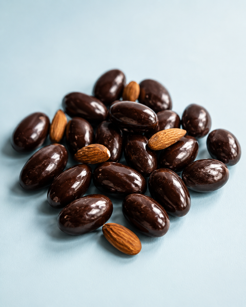 Crunchy roasted almonds covered in smooth premium Belgian milk chocolate – a timeless and delicious treat.