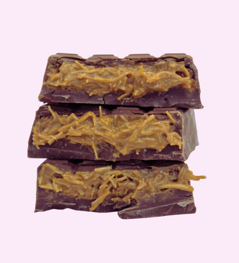 Thick Belgian milk chocolate block with Biscoff spread & crunchy biscuit pieces. Handmade in Geelong & delivered Australia-wide.