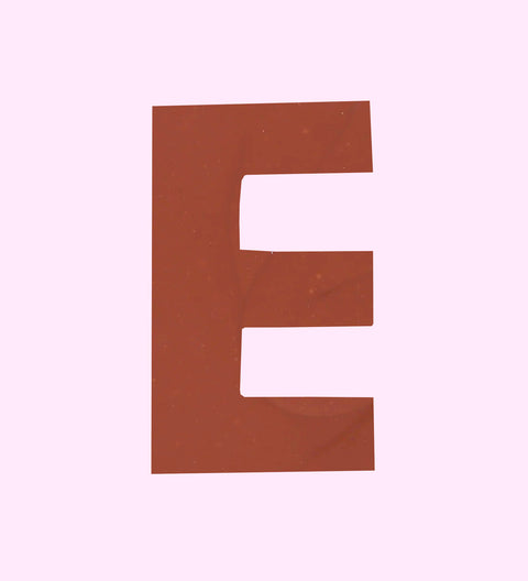 Milk Belgian chocolate letter E. Perfect for birthdays, weddings and gifts. 