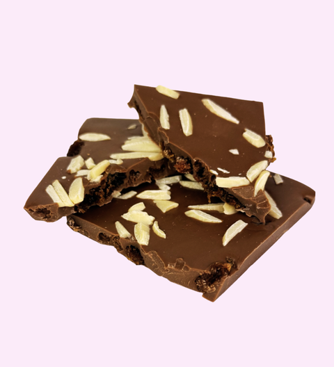 Belgian milk chocolate fruit and nut block. Slithered almonds, sultanas, raisins and delicious milk chocolate. 