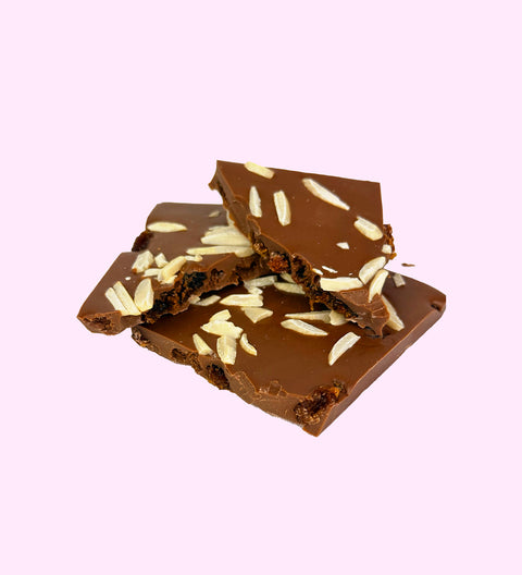 Belgian milk chocolate fruit and nut block with flaked almonds, sultanas and raisins. A creamy, classic chocolate perfect for gifting or treating.