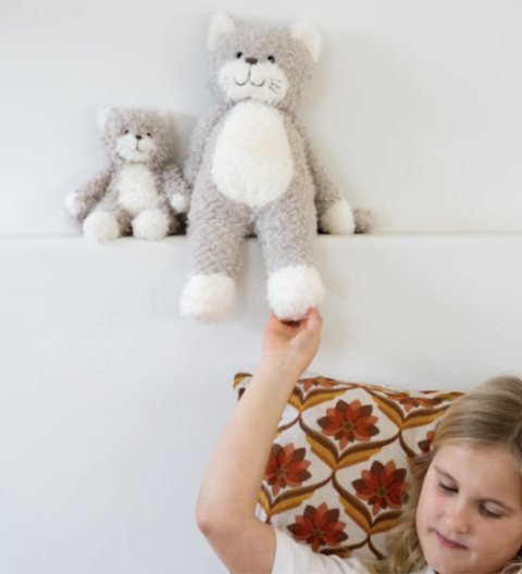 Plush toys cats with kitten and cat. 