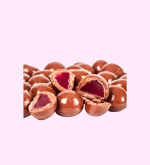 Tangy raspberries covered in smooth premium Belgian milk chocolate – a deliciously fruity treat.