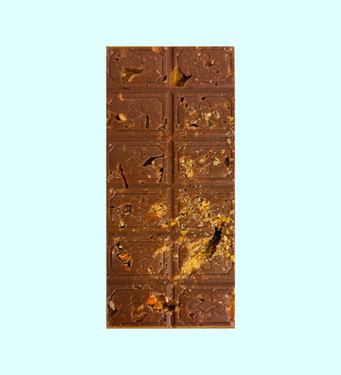 Handmade Belgian milk chocolate block loaded with crunchy peanut brittle pieces. Made with premium 100% Belgian chocolate for the ultimate sweet and crunchy treat.