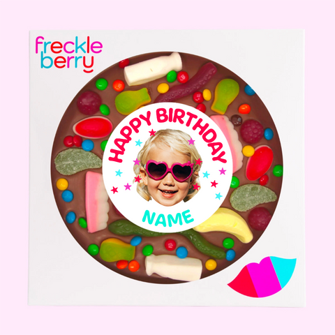 Premiujm Belgian chocolate (available in 3 variants - dark, milk or white) topped with lollies, customised with a photo and name for the perfect birthday celebration.