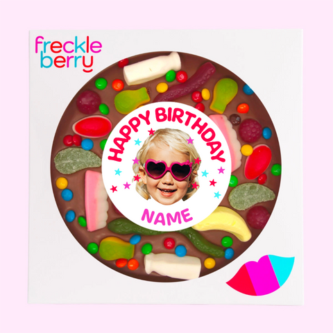 Premiujm Belgian chocolate (available in 3 variants - dark, milk or white) topped with lollies, customised with a photo and name for the perfect birthday celebration.