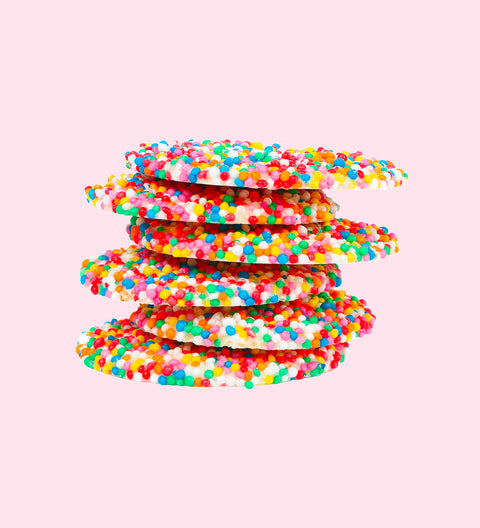 Creamy premium Belgian chocolate topped with colourful sprinkles – a sweet and charming gift for any occasion.