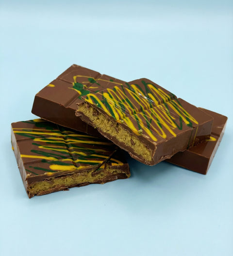 Dubai chocolate bar with pistachio filling. 